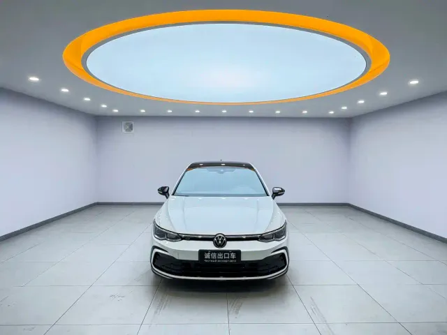 Volkswagen Golf — Фото автомобиля 2