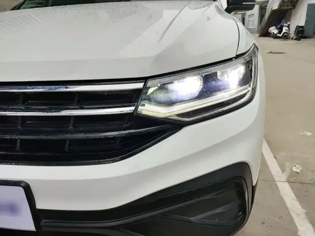 Volkswagen Tiguan L — Фото автомобиля 23