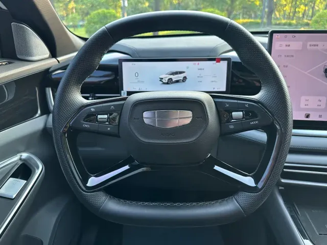 Geely Boyue — Фото автомобиля 17