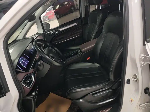 GAC Trumpchi M6 — Фото автомобиля 14