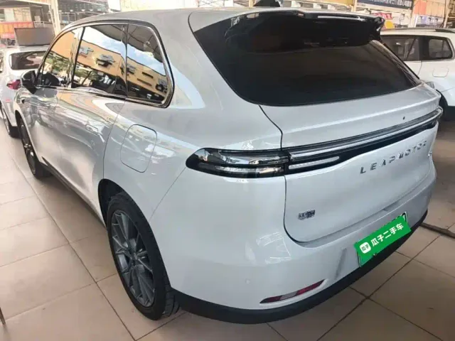 Leapmotor C10 — Фото автомобиля 4