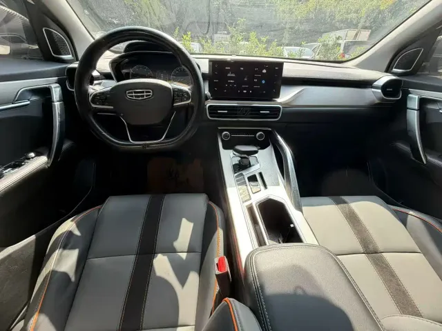Geely Binyue — Фото автомобиля 9