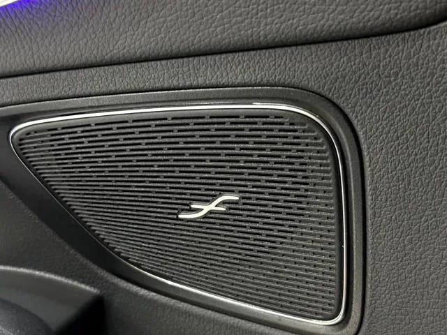 Mercedes-Benz C-Class — Фото автомобиля 23