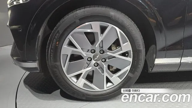 Genesis GV70 Electrified — Фото автомобиля 5