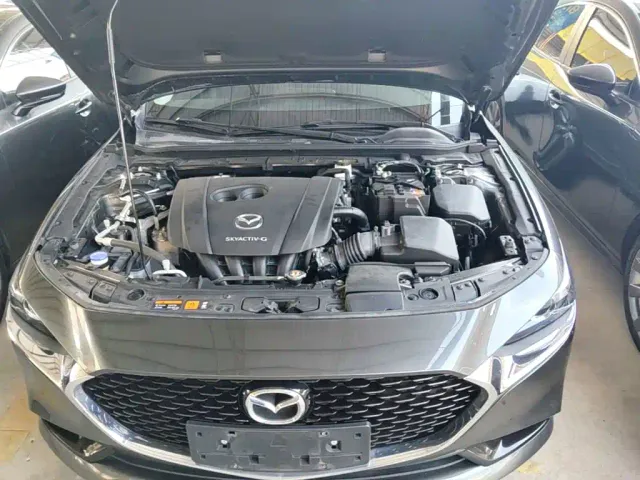 Mazda Axela — Фото автомобиля 19