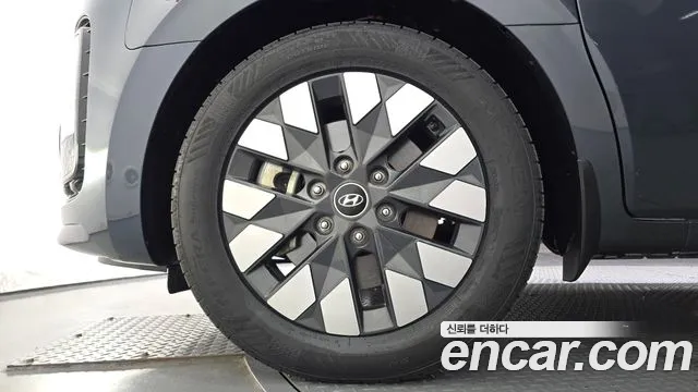 Hyundai Staria Staria 4WD Lounge 9 мест — Фото автомобиля 5