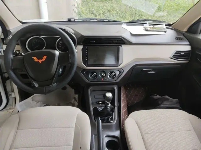 Wuling Hongguang — Фото автомобиля 9