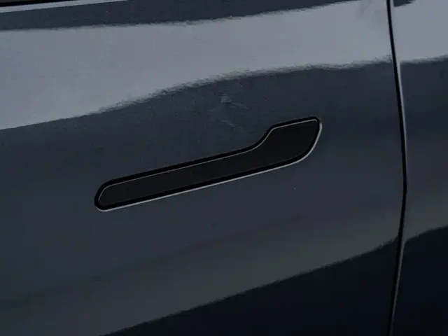 Tesla Model Y — Фото автомобиля 13