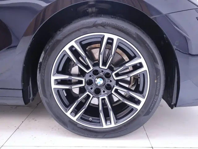 BMW 5 Series — Фото автомобиля 6
