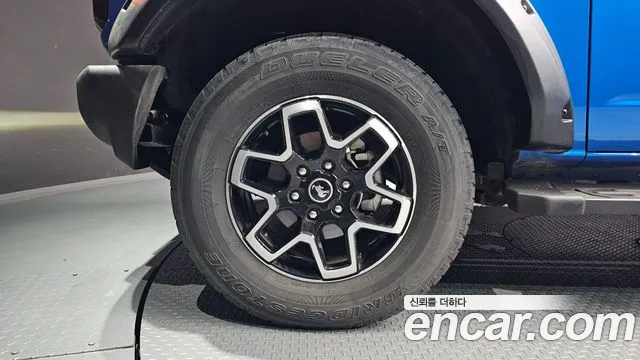Ford Bronco — Фото автомобиля 5