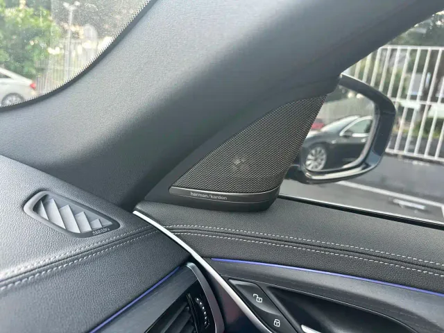 BMW 5 Series — Фото автомобиля 11