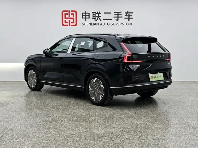 Volvo XC70 Plug-in Hybrid — Фото автомобиля 9