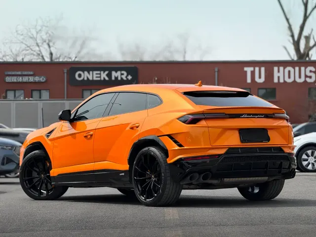 Lamborghini Urus — Фото автомобиля 18
