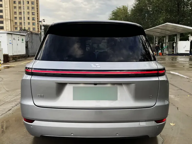 Li Auto L9 — Фото автомобиля 4
