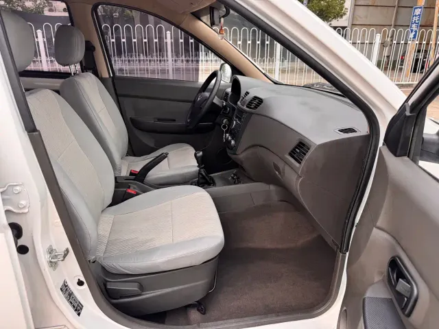 Wuling Hongguang — Фото автомобиля 15