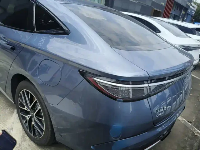 BYD Seal 07 DM-i — Фото автомобиля 4