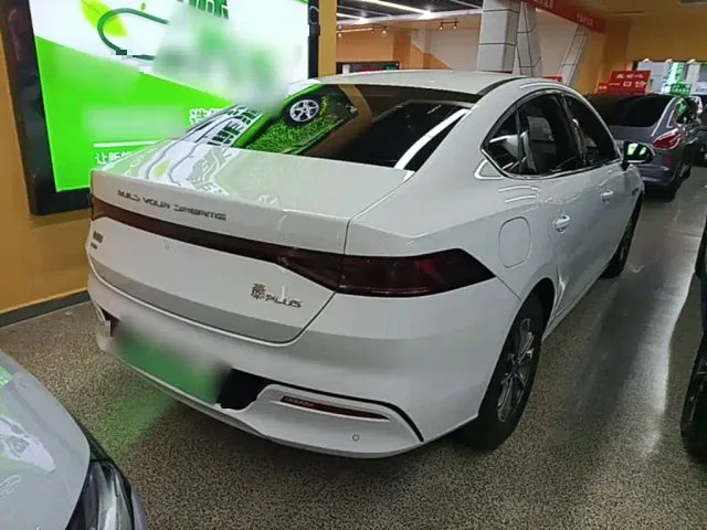 BYD Qin PLUS — Фото автомобиля 6