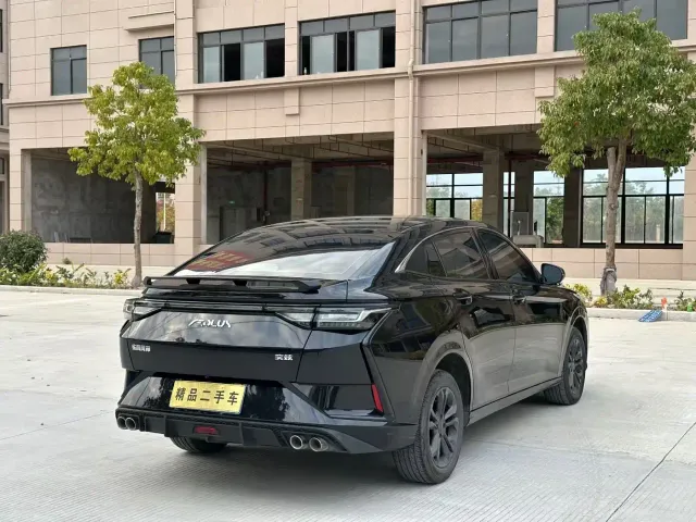 Dongfeng Yixuan — Фото автомобиля 7