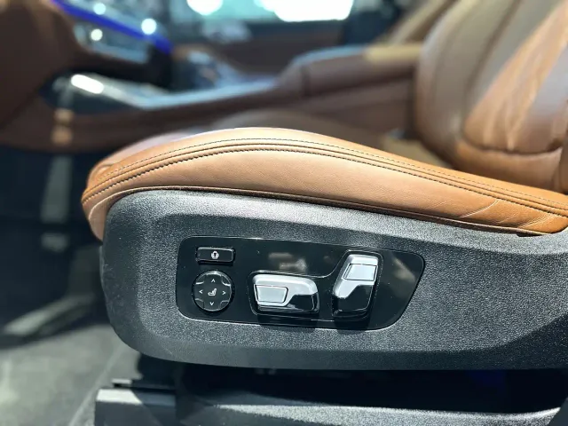 BMW X7 — Фото автомобиля 8