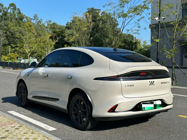 IM Motors LS6 — Фото автомобиля 9