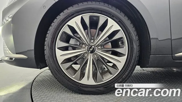 Kia K8 Hybrid — Фото автомобиля 5