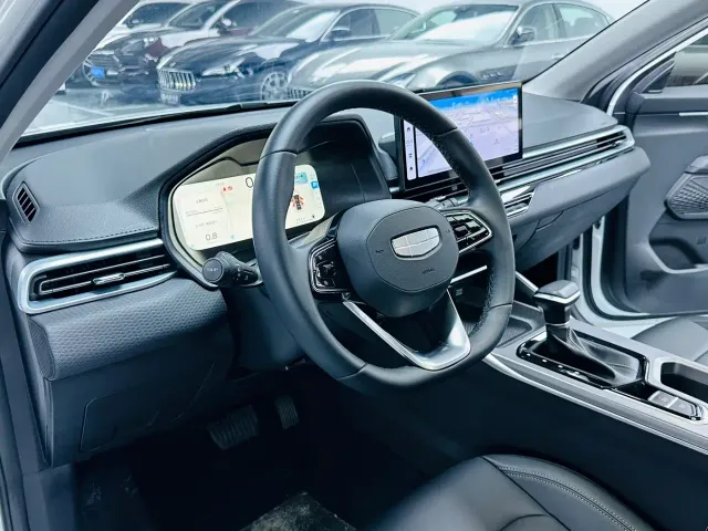 Geely Emgrand — Фото автомобиля 5