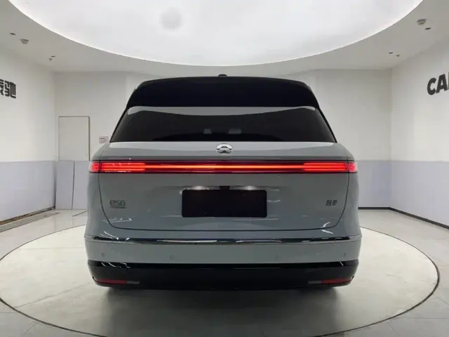 Nio ES8 — Фото автомобиля 6