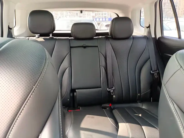 Roewe RX5 Max — Фото автомобиля 14