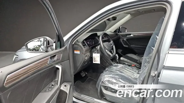 Volkswagen Tiguan — Фото автомобиля 10
