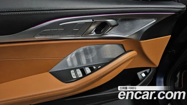 BMW 8 Series G15 — Фото автомобиля 24