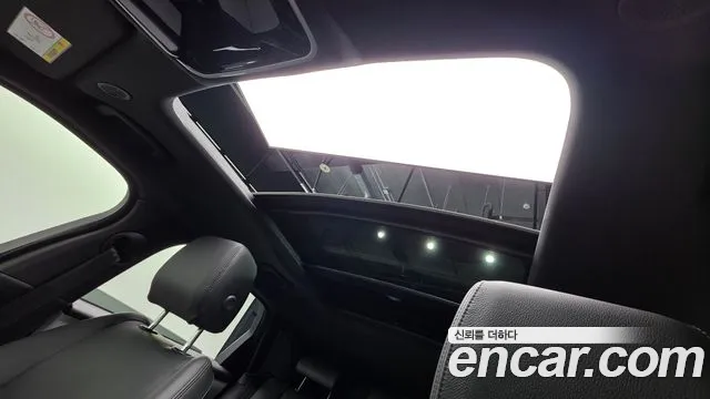 Land Rover Range Rover Velar — Фото автомобиля 19