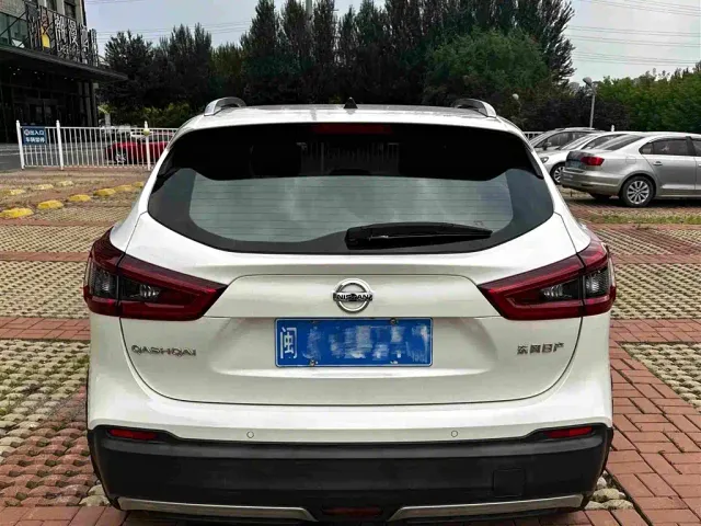 Nissan Qashqai — Фото автомобиля 12