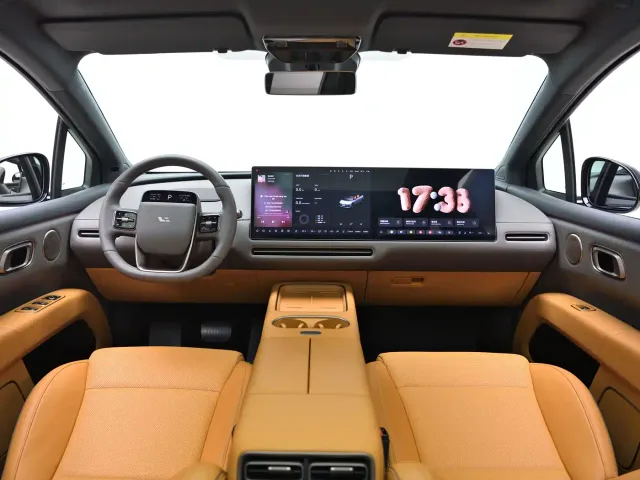 Li Auto i6 — Фото автомобиля 14