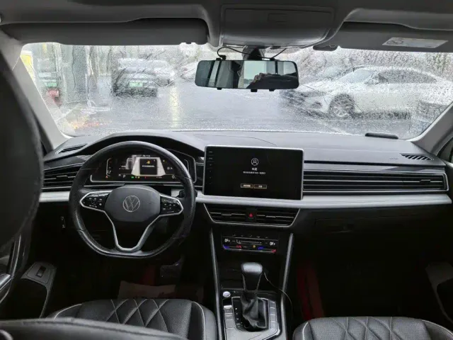 Volkswagen Tiguan L — Фото автомобиля 7