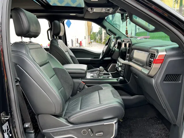 Ford F-150 Raptor — Фото автомобиля 12