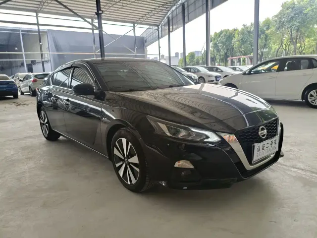 Nissan Teana — Фото автомобиля 3