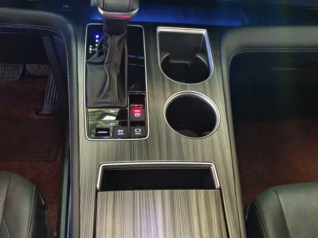 Toyota Sienna — Фото автомобиля 10