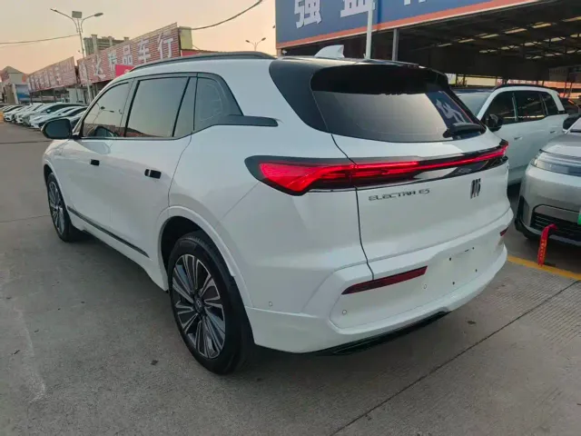 Buick E5 — Фото автомобиля 10