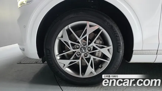 Genesis GV70 2.5T Бензин AWD — Фото автомобиля 5
