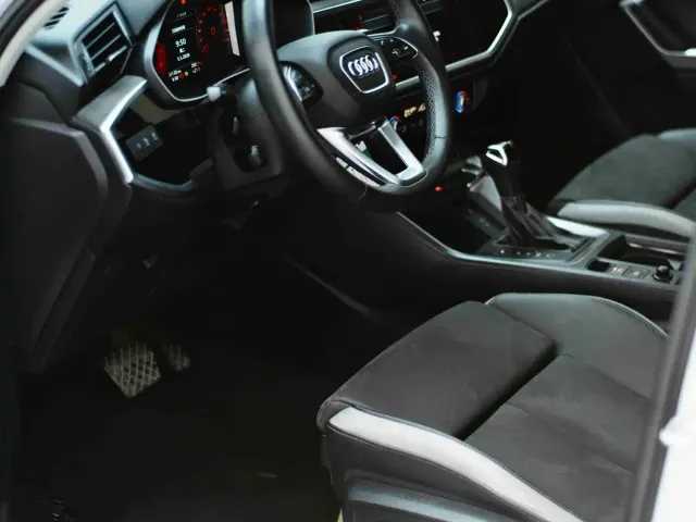Audi Q3 — Фото автомобиля 24