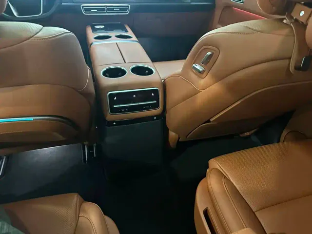 Li Auto L9 — Фото автомобиля 14