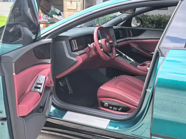 Denza Z9GT — Фото автомобиля 20
