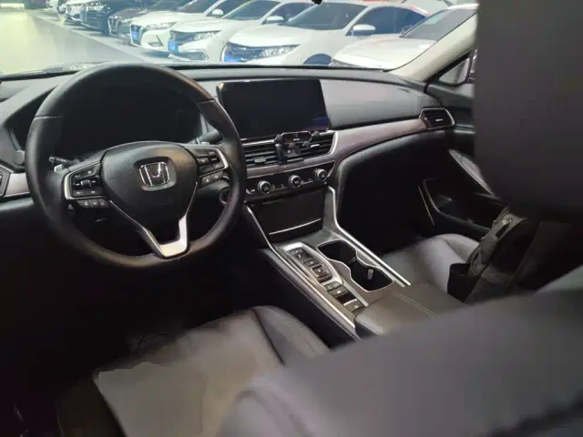 Honda Accord — Фото автомобиля 9