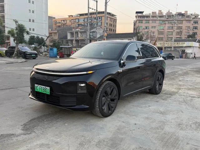 Фотография автомобиля — Li Auto L6