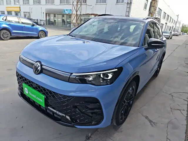 Фотография автомобиля — Volkswagen Tiguan L