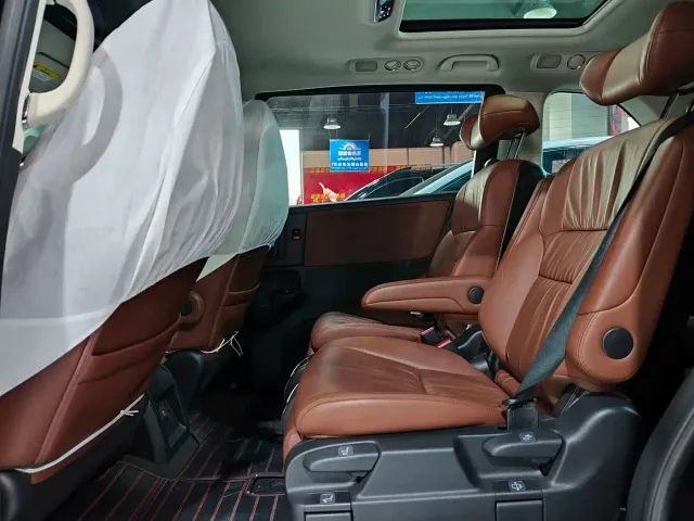 Honda Odyssey — Фото автомобиля 6