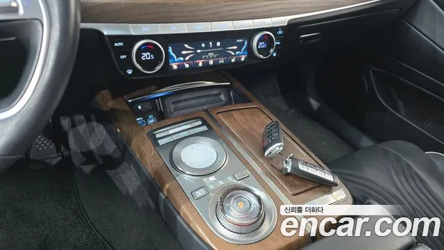 Genesis G80 RG3 — Фото автомобиля 12