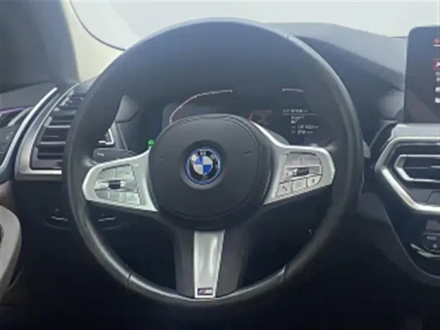 BMW iX3 — Фото автомобиля 10