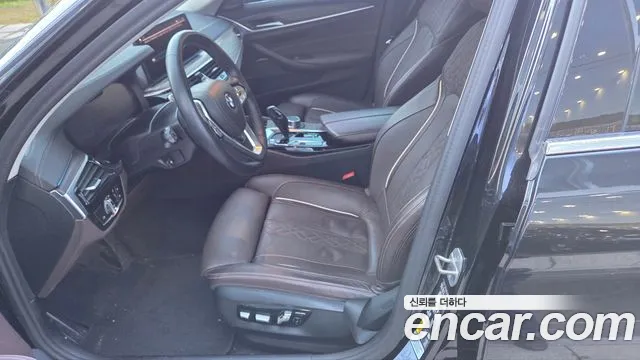 BMW 5 Series G30 — Фото автомобиля 3