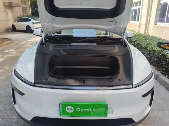 Tesla Model Y — Фото автомобиля 19